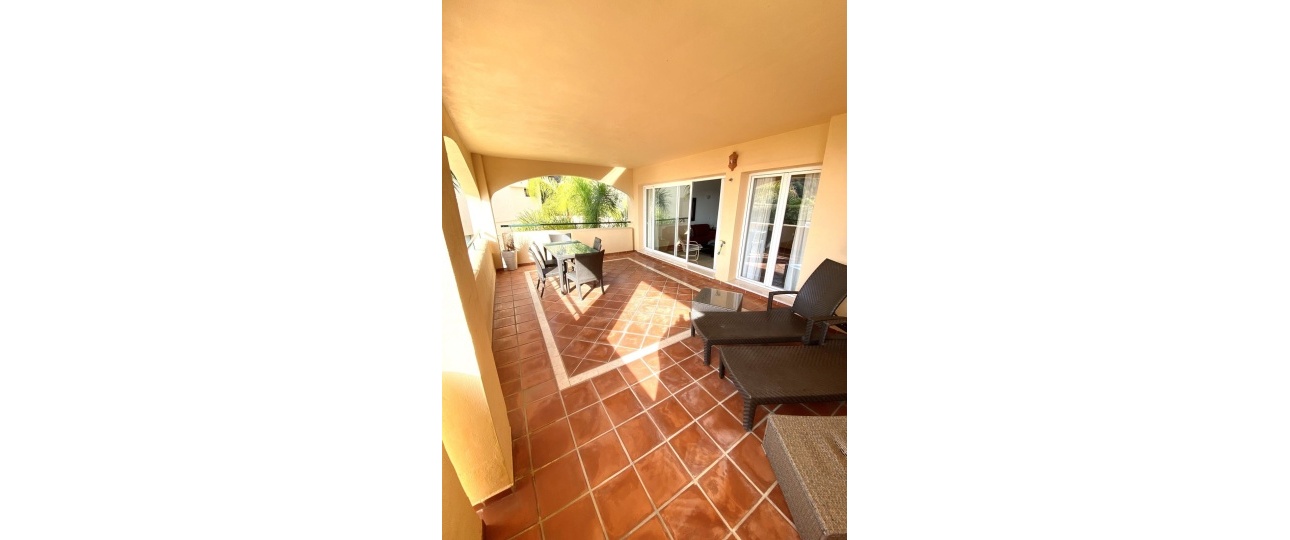 Resale - apartment - Marbella - Elviria