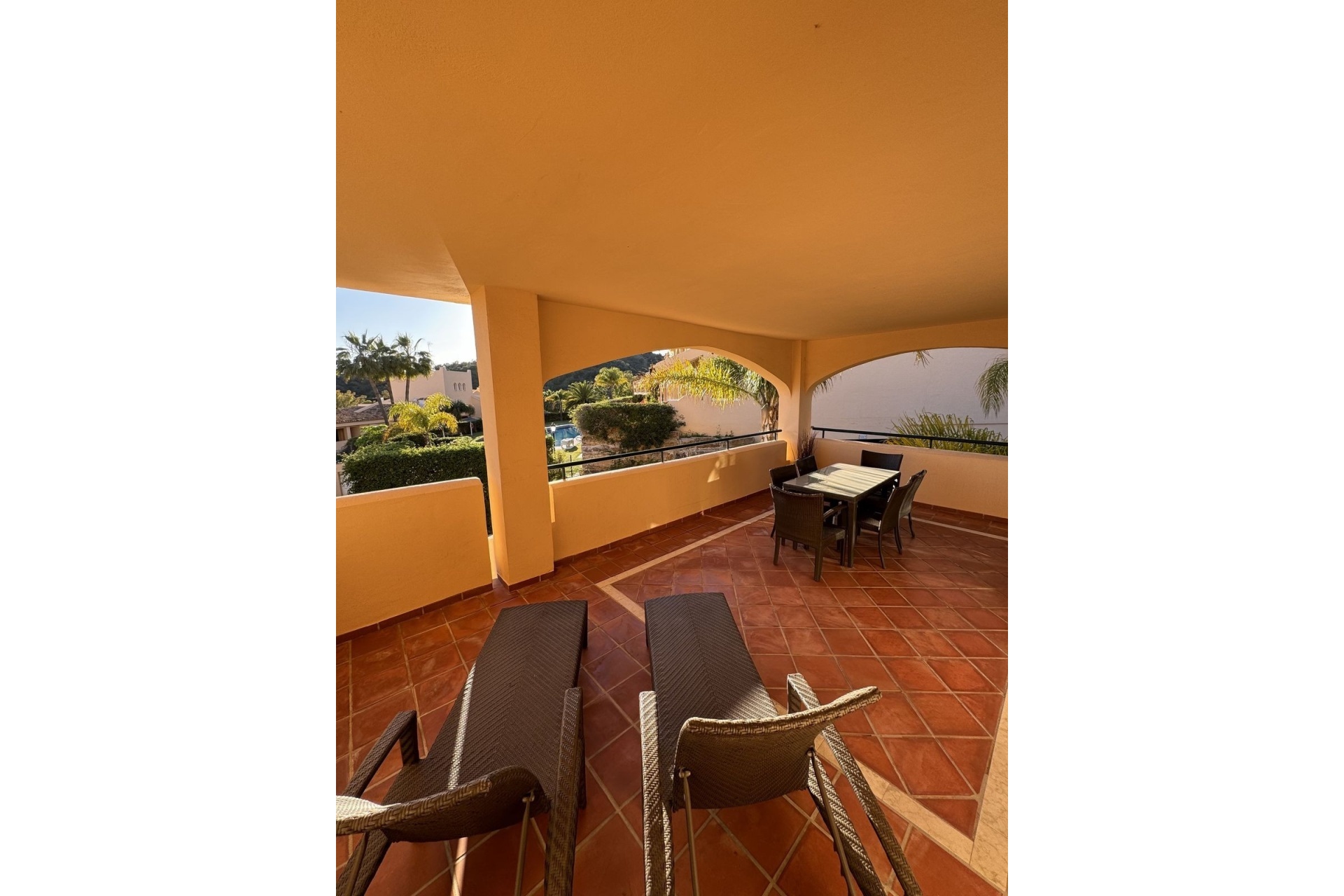 Resale - apartment - Marbella - Elviria
