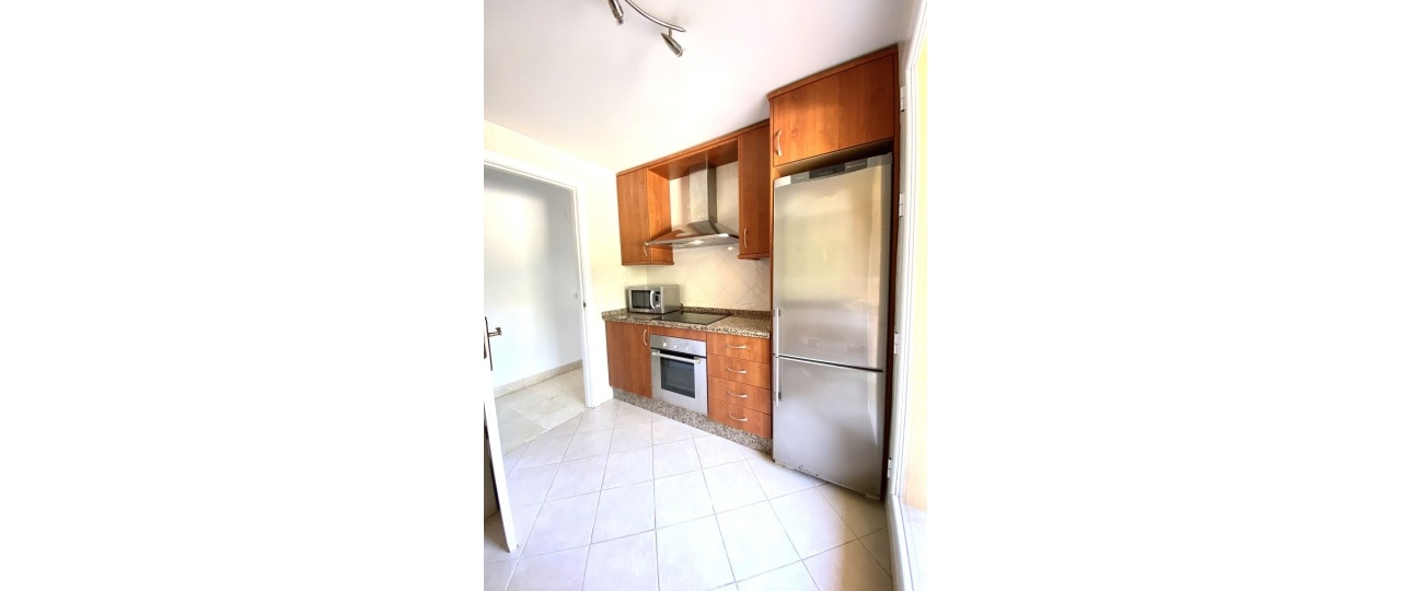 Resale - apartment - Marbella - Elviria