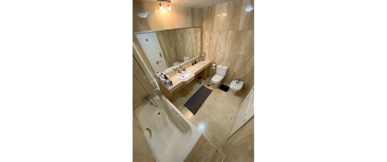 Resale - apartment - Marbella - Elviria