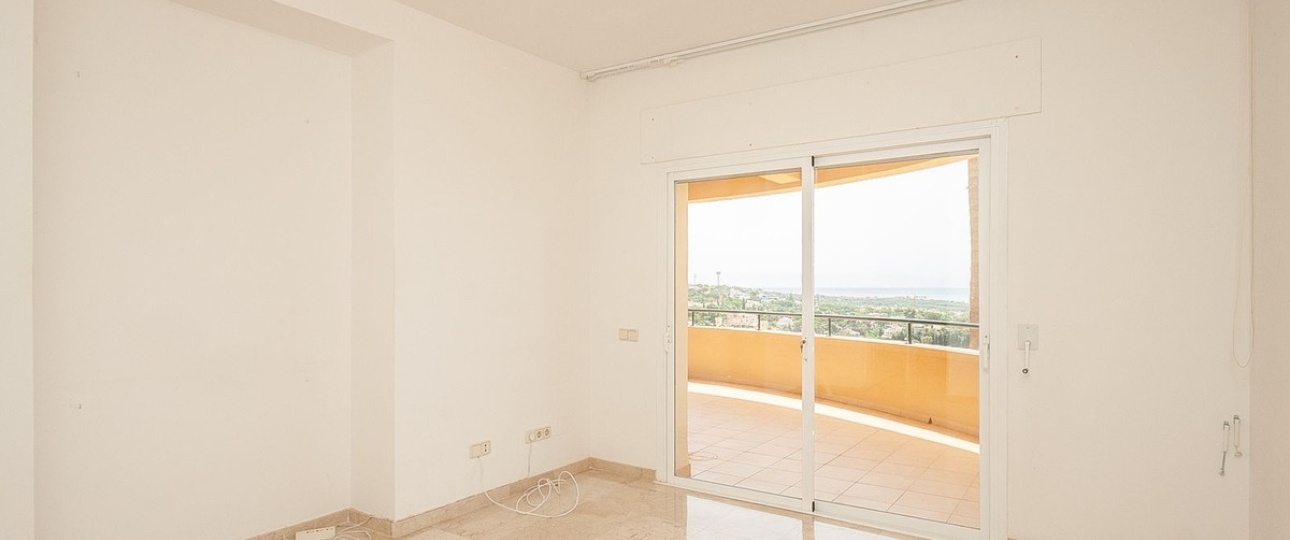 Resale - apartment - Marbella - Elviria