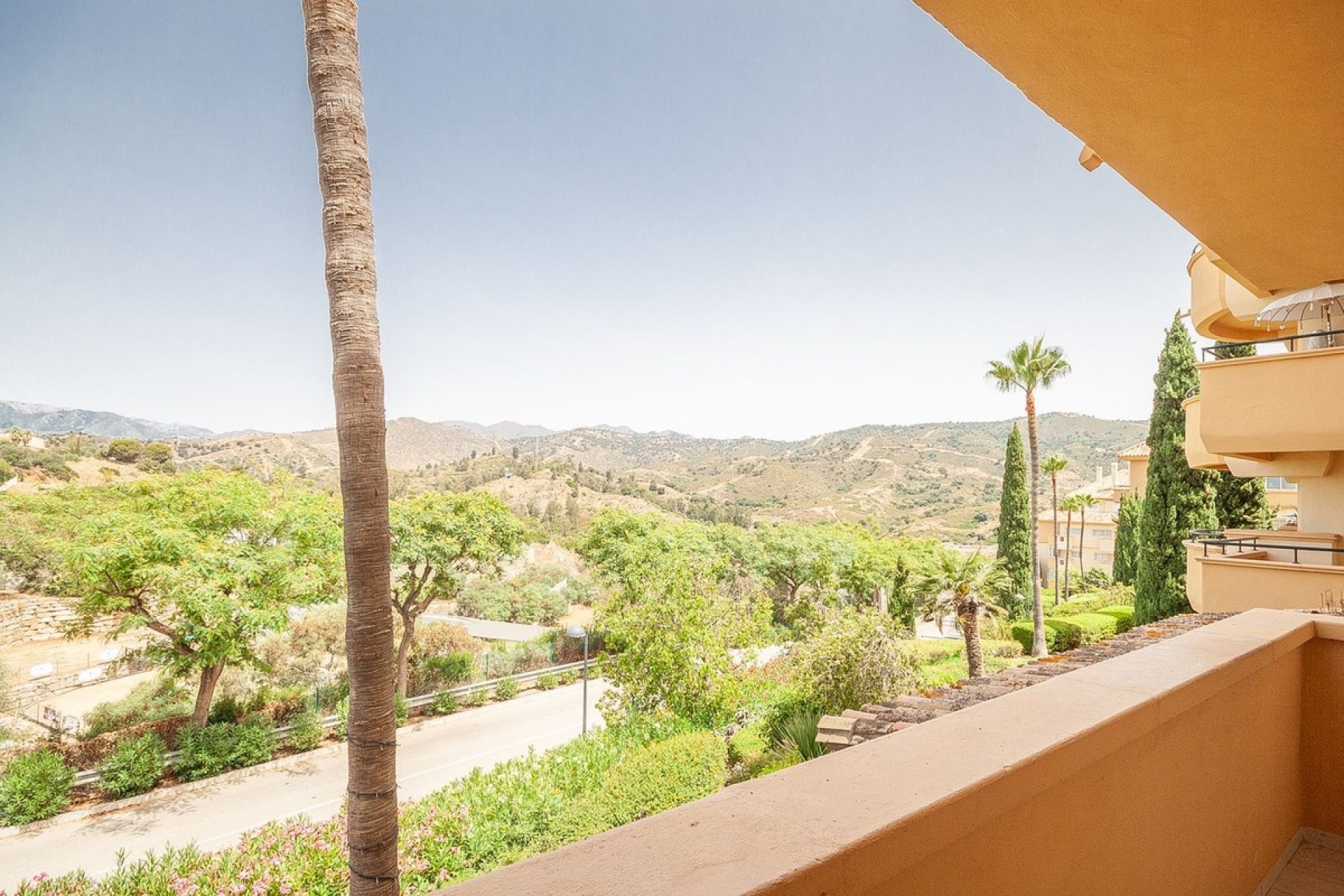 Resale - apartment - Marbella - Elviria