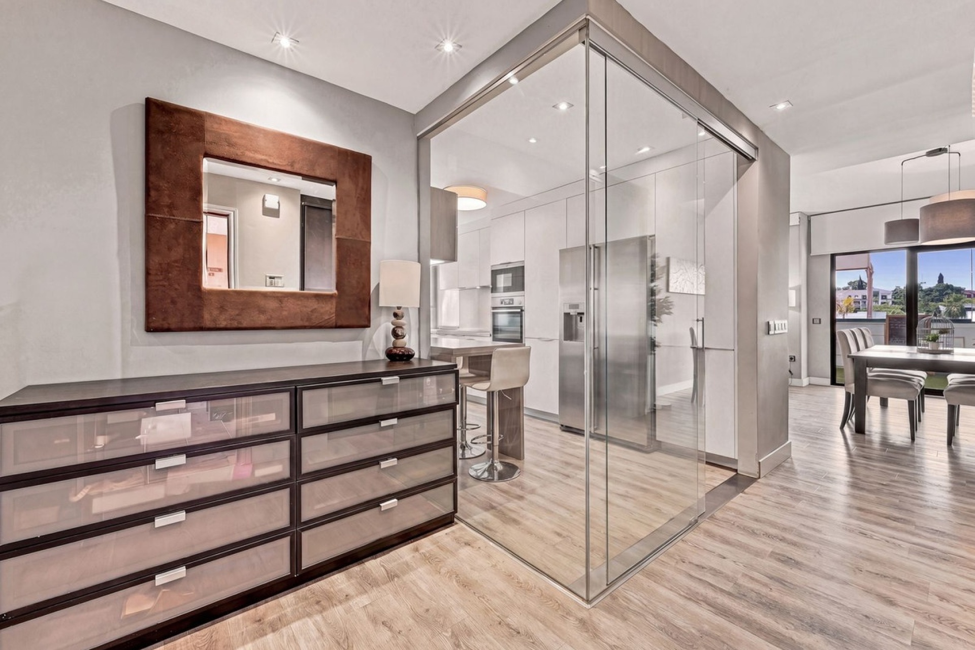 Resale - apartment - Marbella - Elviria