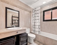 Resale - apartment - Marbella - Elviria