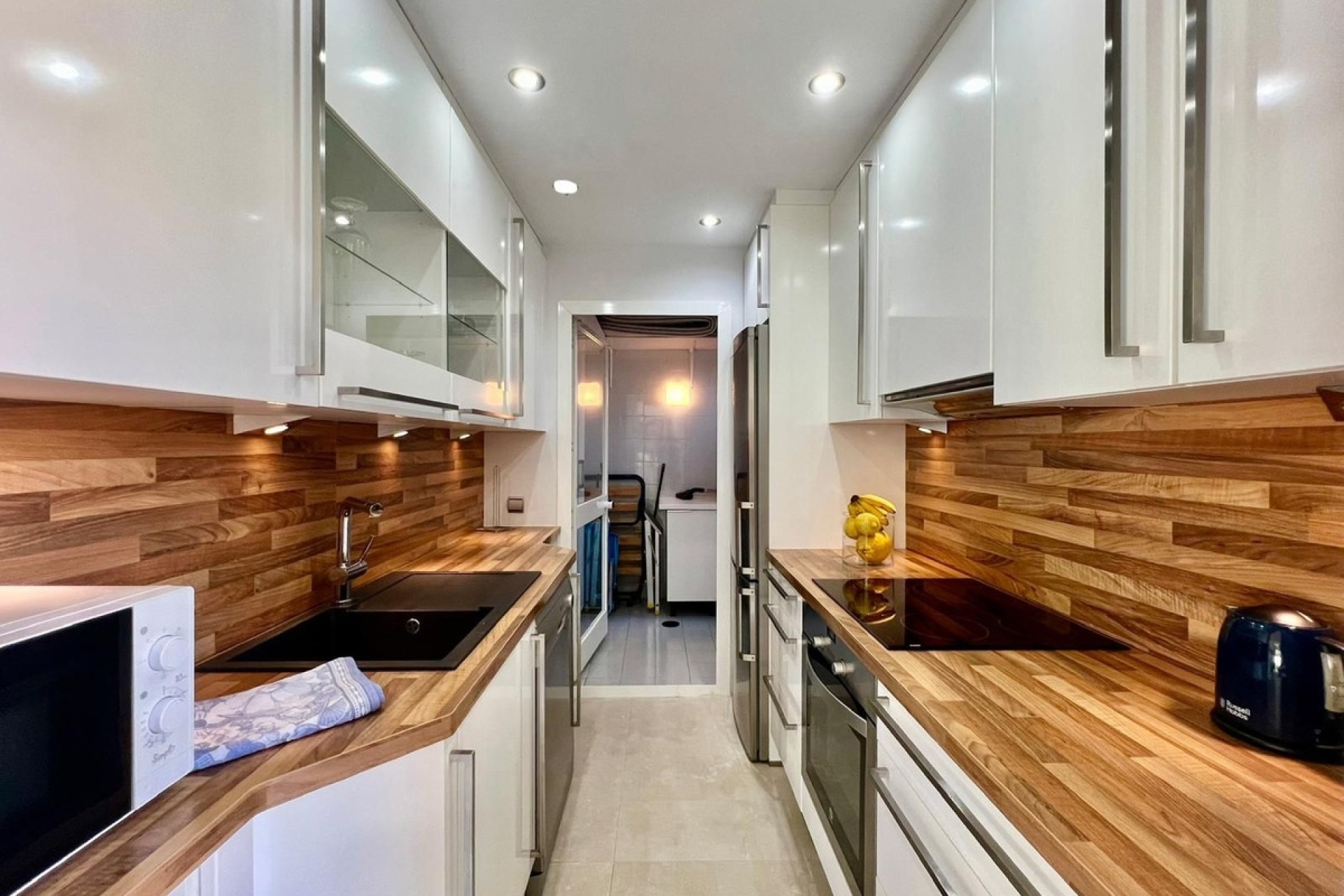 Resale - apartment - Marbella - Elviria