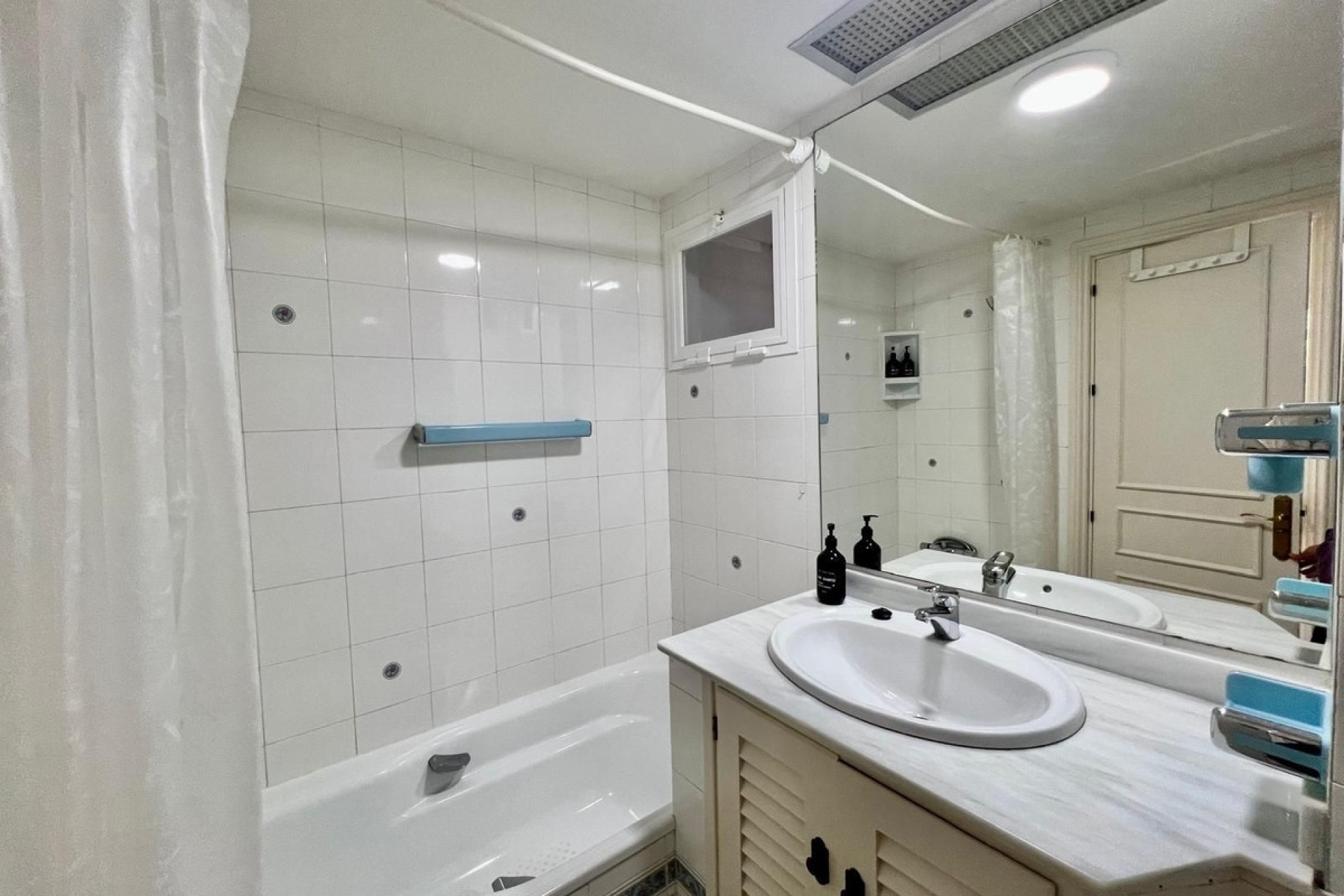 Resale - apartment - Marbella - Elviria