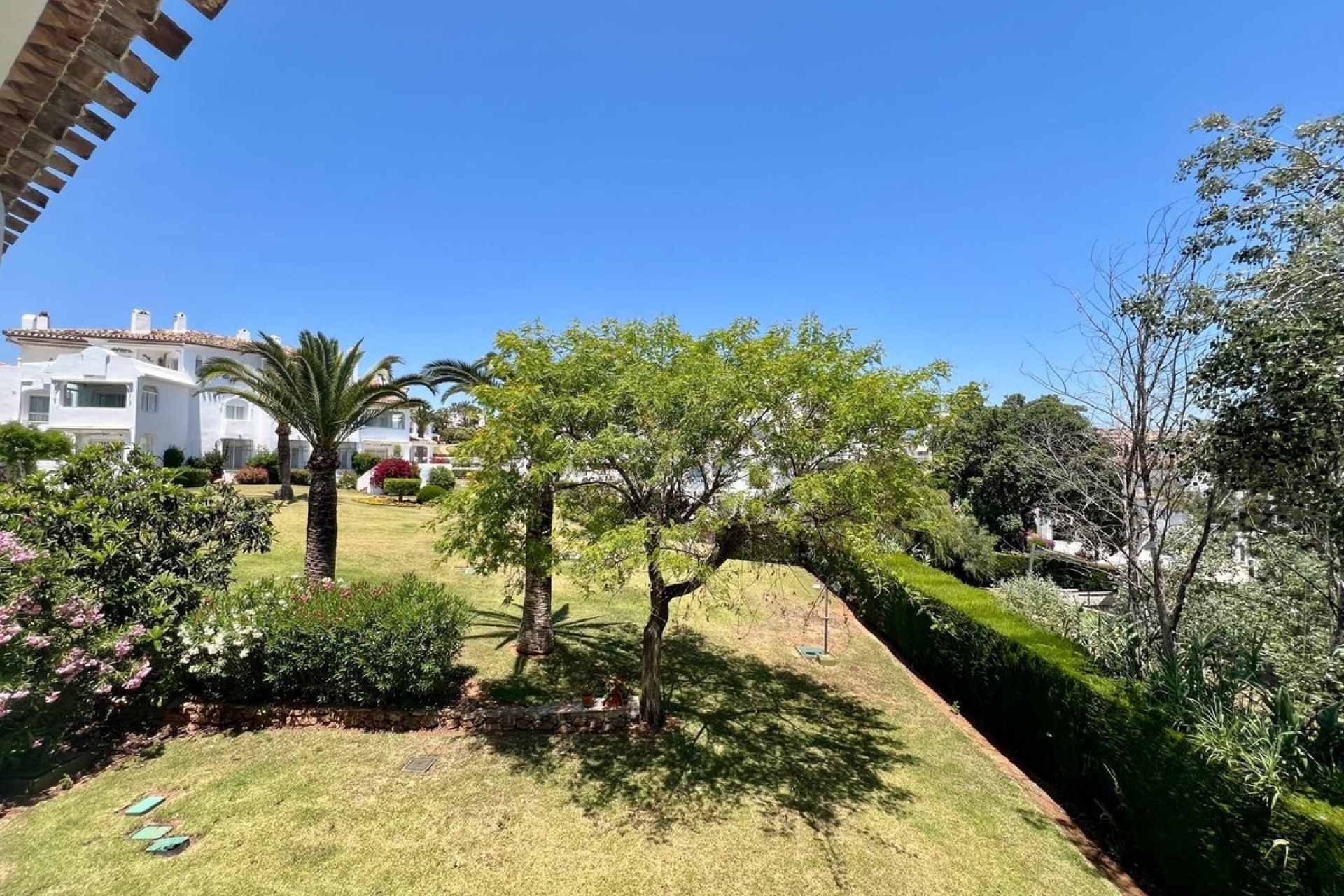 Resale - apartment - Marbella - Elviria