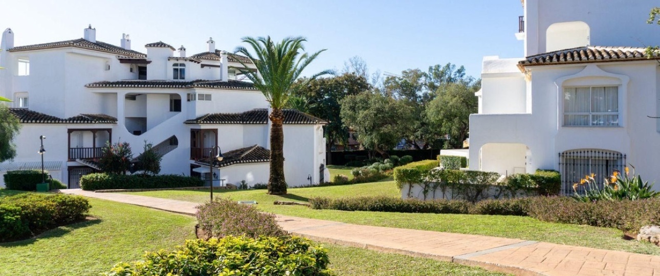 Resale - apartment - Marbella - Elviria
