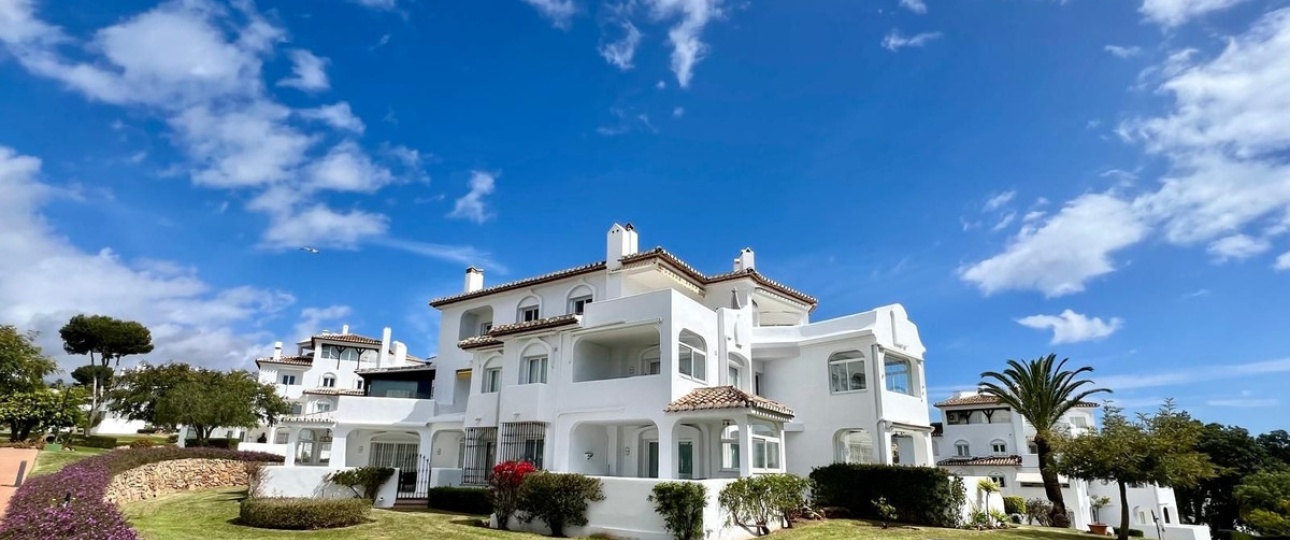 Resale - apartment - Marbella - Elviria