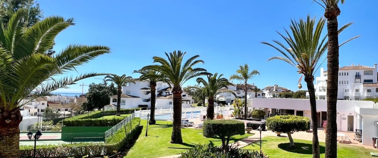 Resale - apartment - Marbella - Elviria