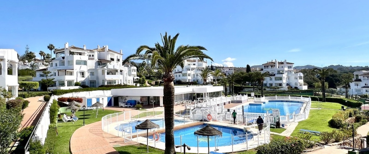 Resale - apartment - Marbella - Elviria