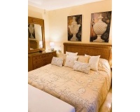Resale - apartment - Marbella - Elviria