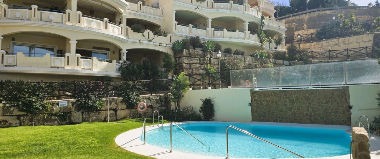 Resale - apartment - Marbella - Elviria