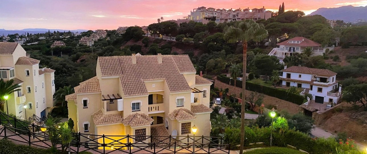 Resale - apartment - Marbella - Elviria
