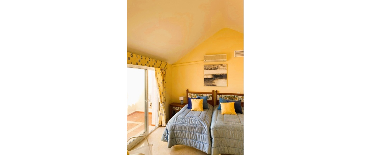 Resale - apartment - Marbella - Elviria