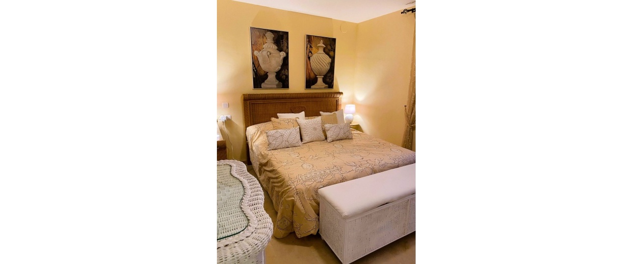Resale - apartment - Marbella - Elviria