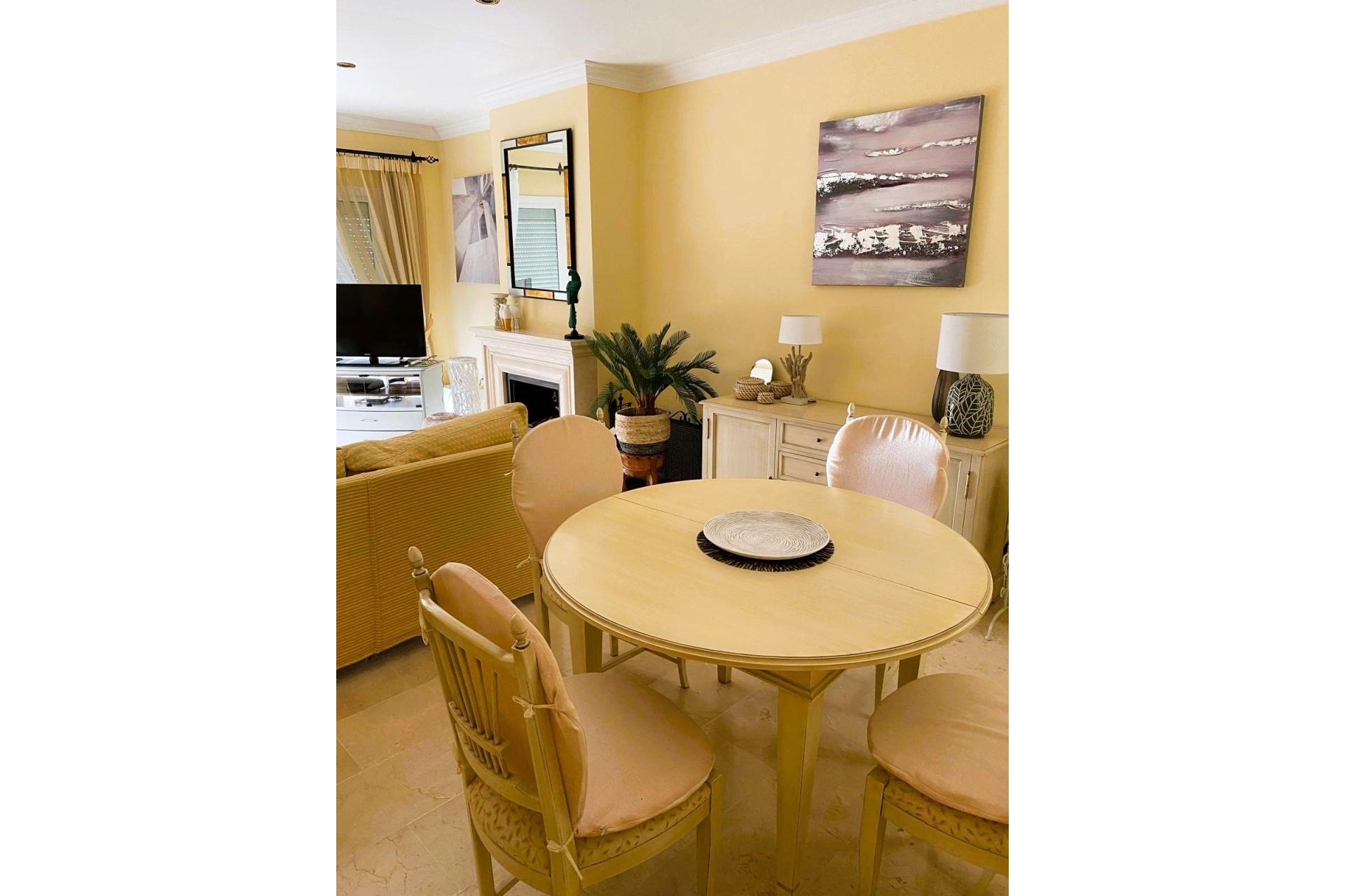 Resale - apartment - Marbella - Elviria