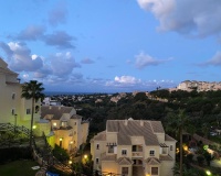 Resale - apartment - Marbella - Elviria