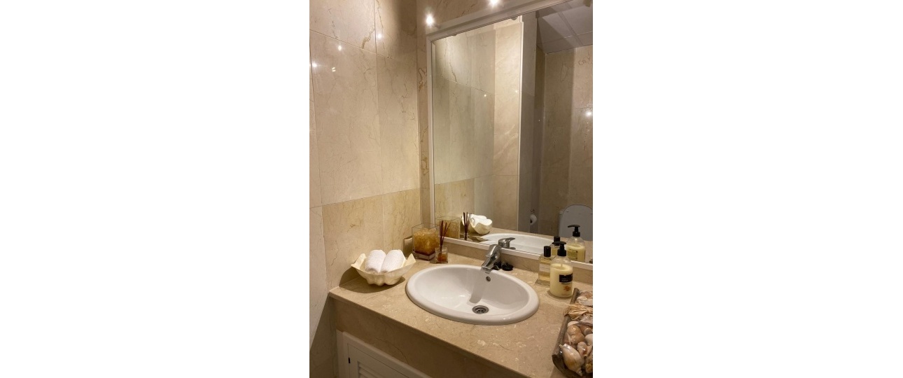Resale - apartment - Marbella - Elviria