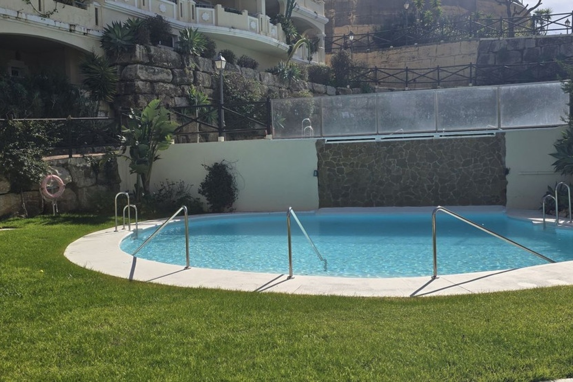 Resale - apartment - Marbella - Elviria