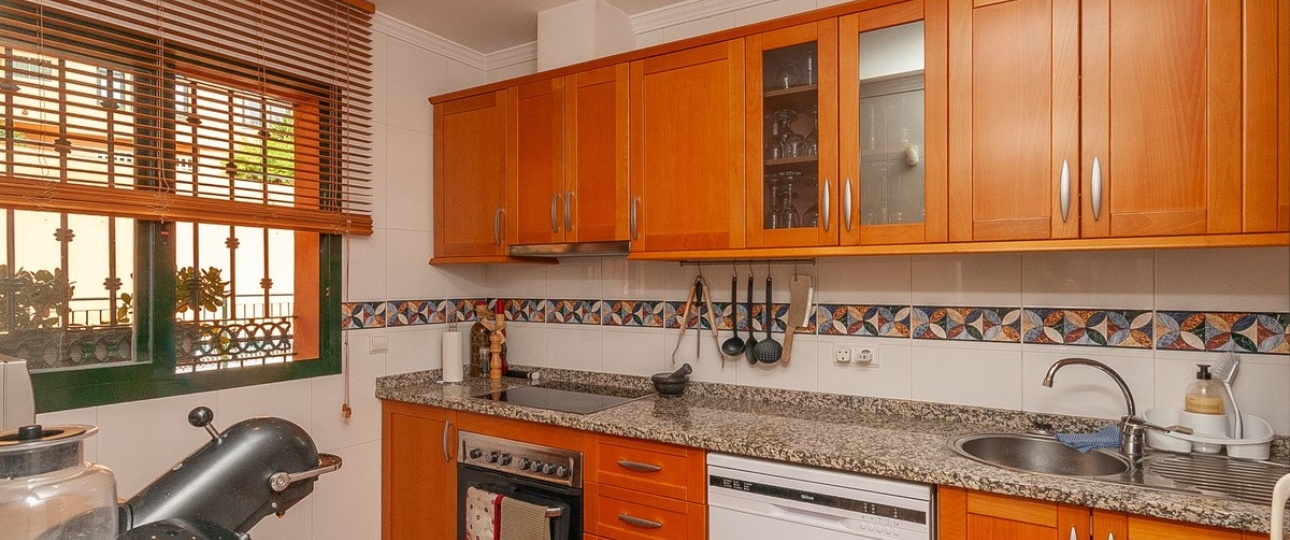 Resale - apartment - Marbella - Elviria