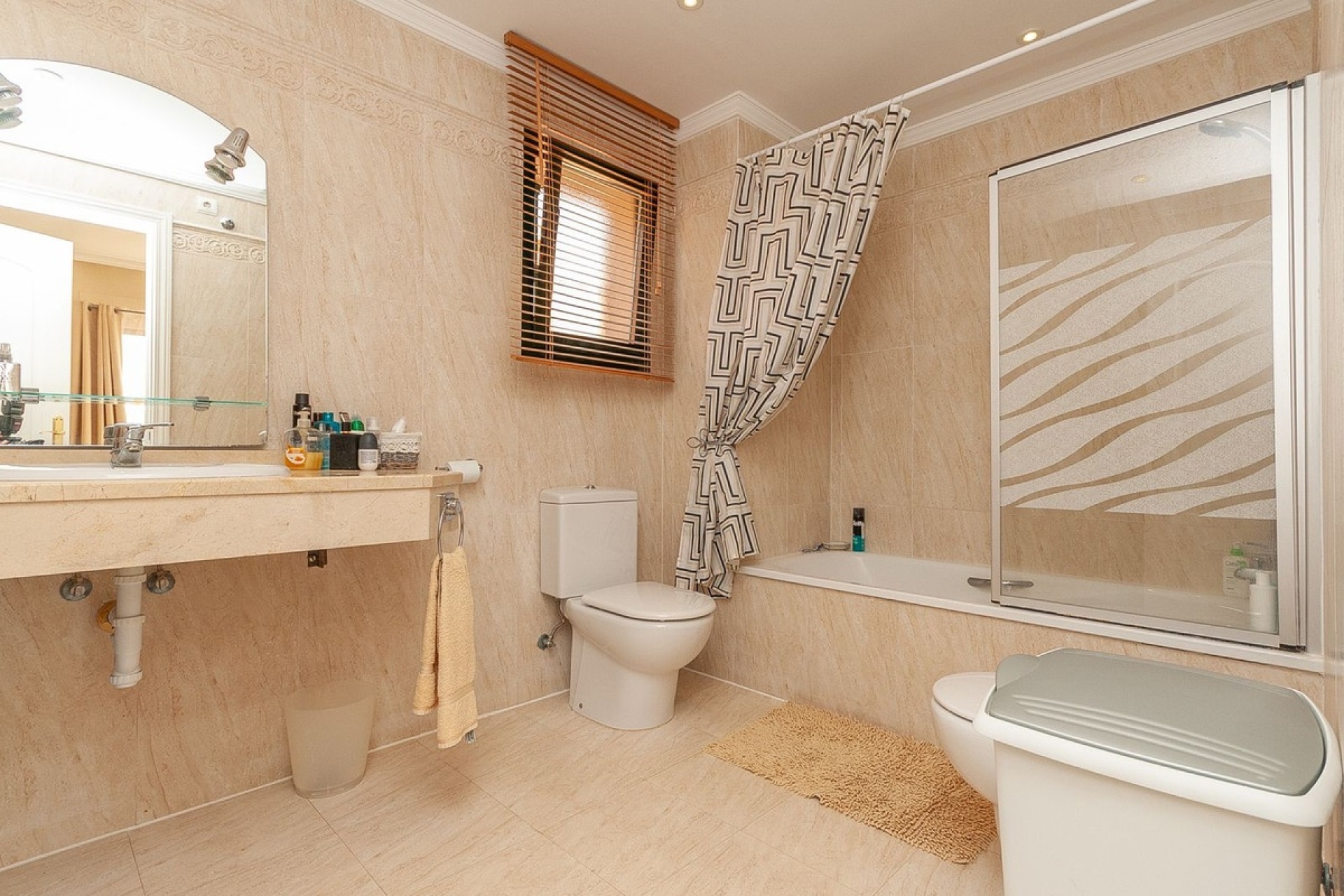 Resale - apartment - Marbella - Elviria