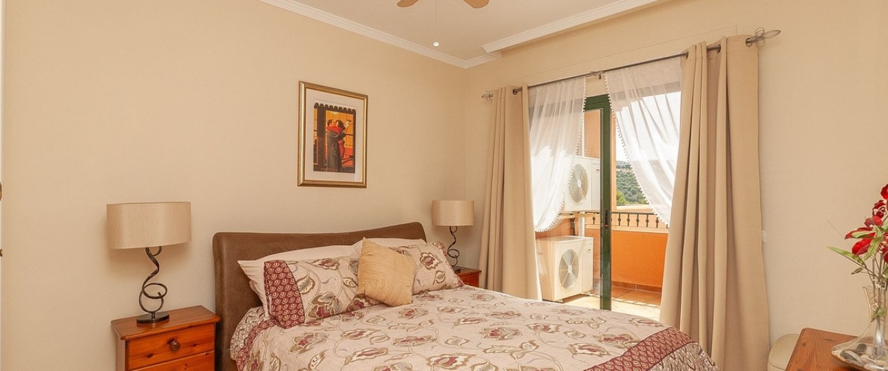 Resale - apartment - Marbella - Elviria
