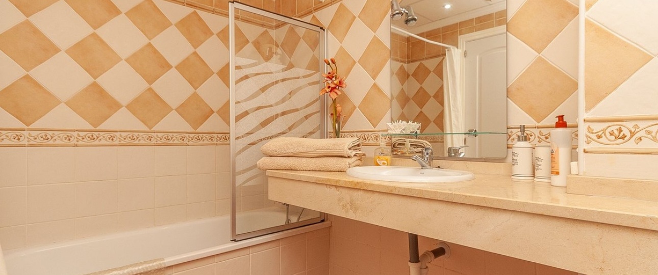 Resale - apartment - Marbella - Elviria