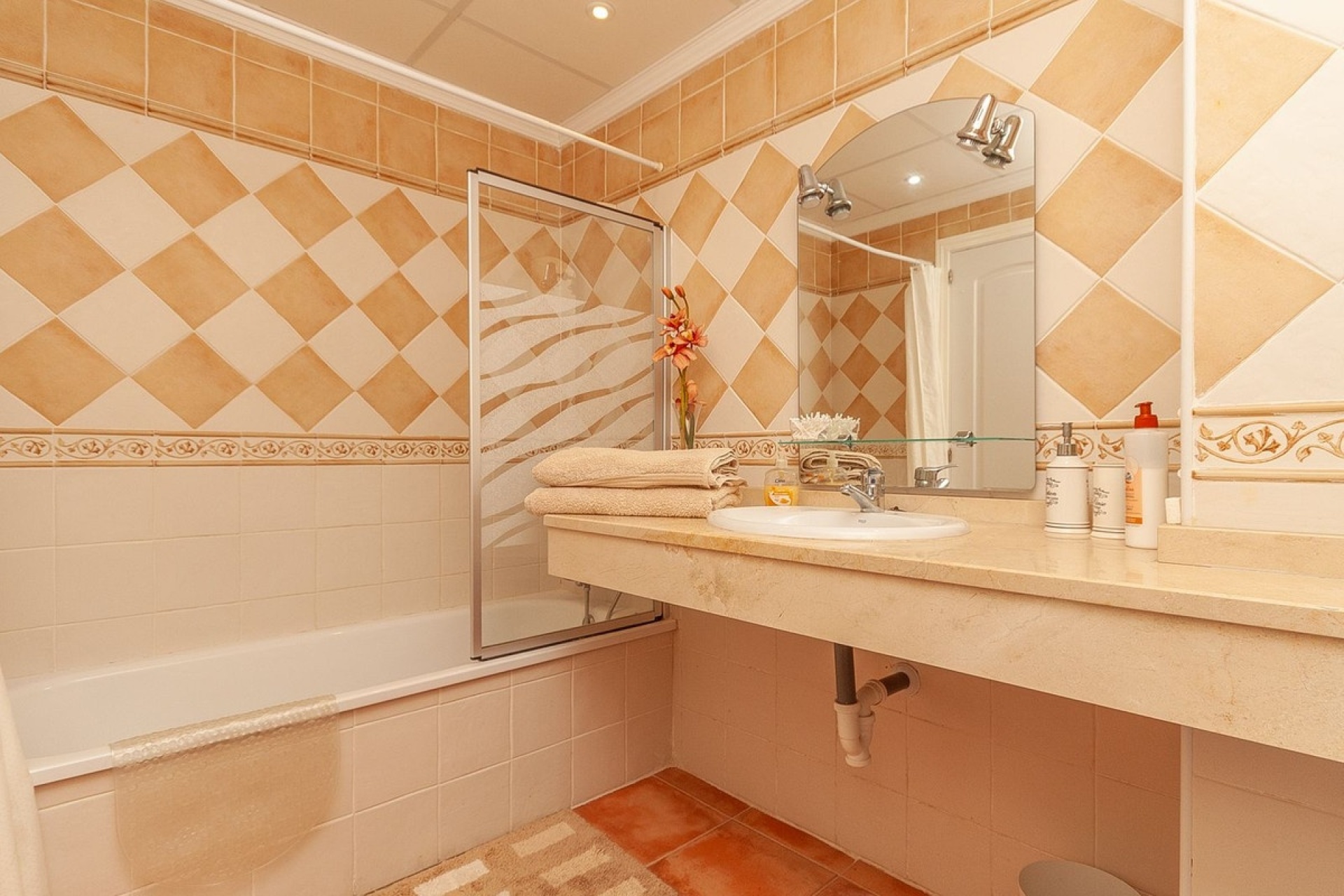 Resale - apartment - Marbella - Elviria