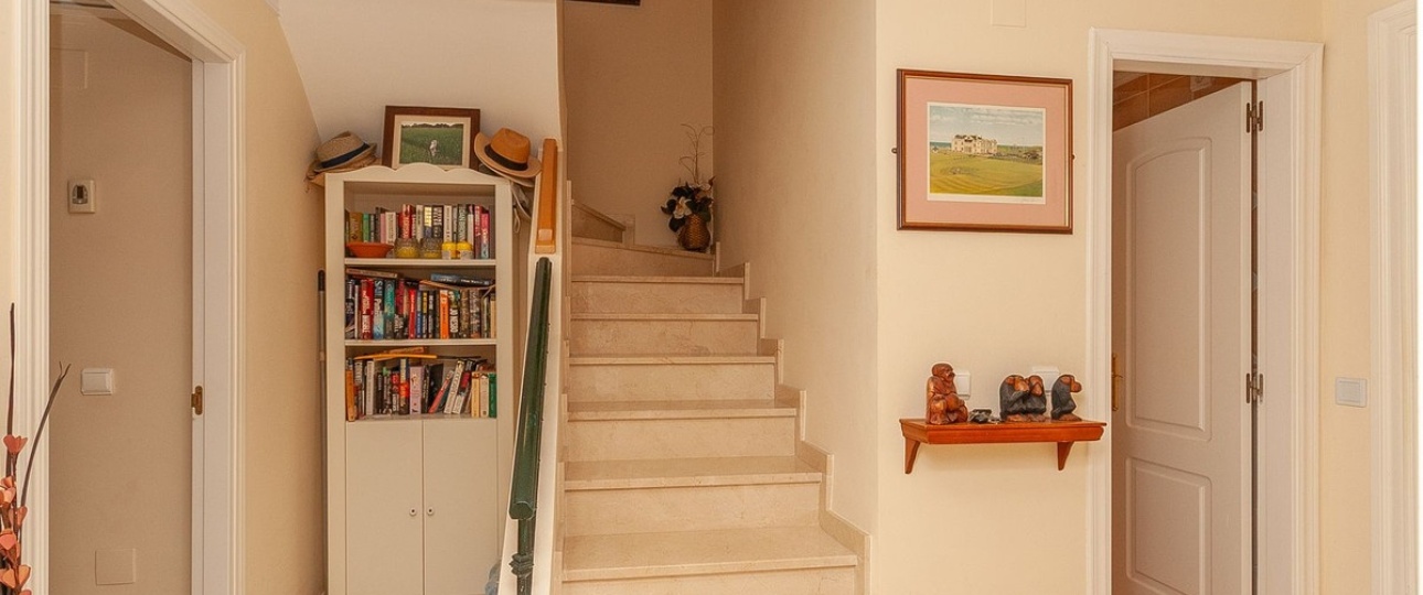 Resale - apartment - Marbella - Elviria