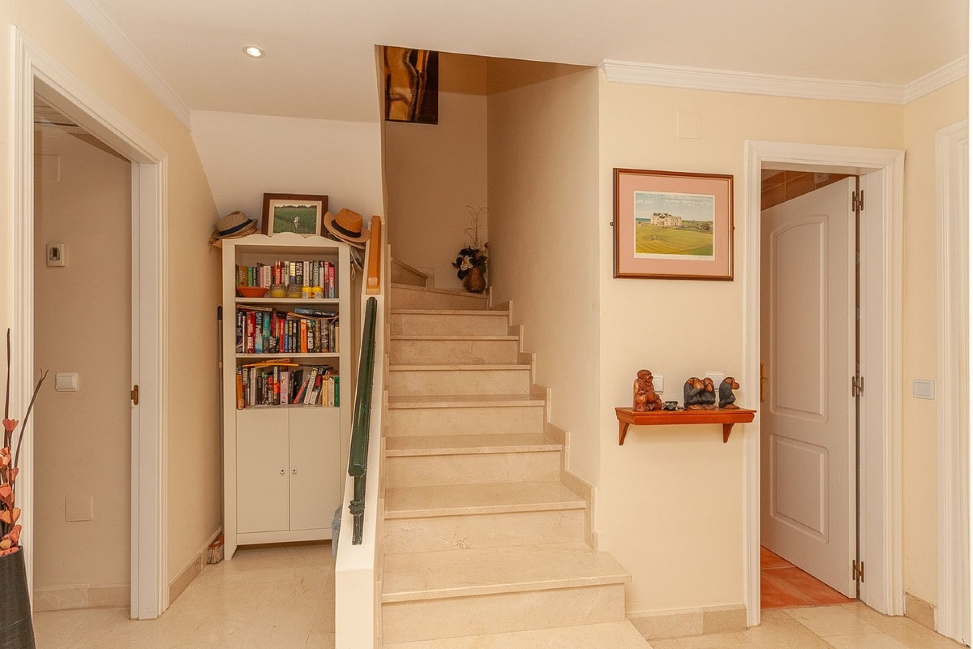 Resale - apartment - Marbella - Elviria