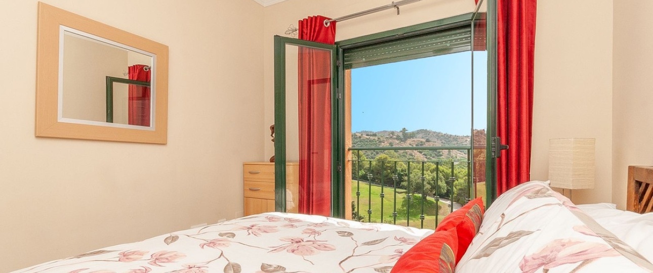 Resale - apartment - Marbella - Elviria