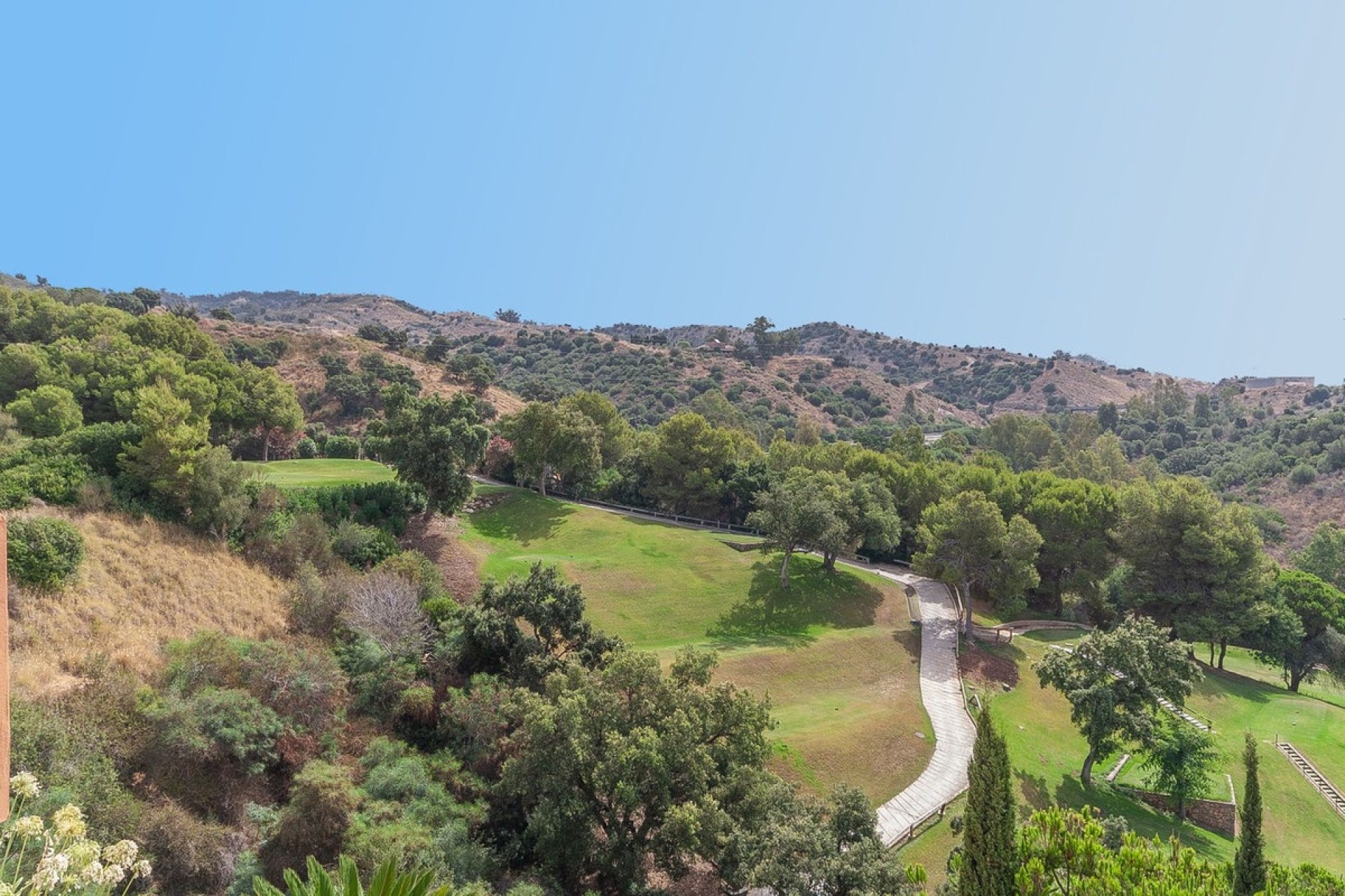 Resale - apartment - Marbella - Elviria