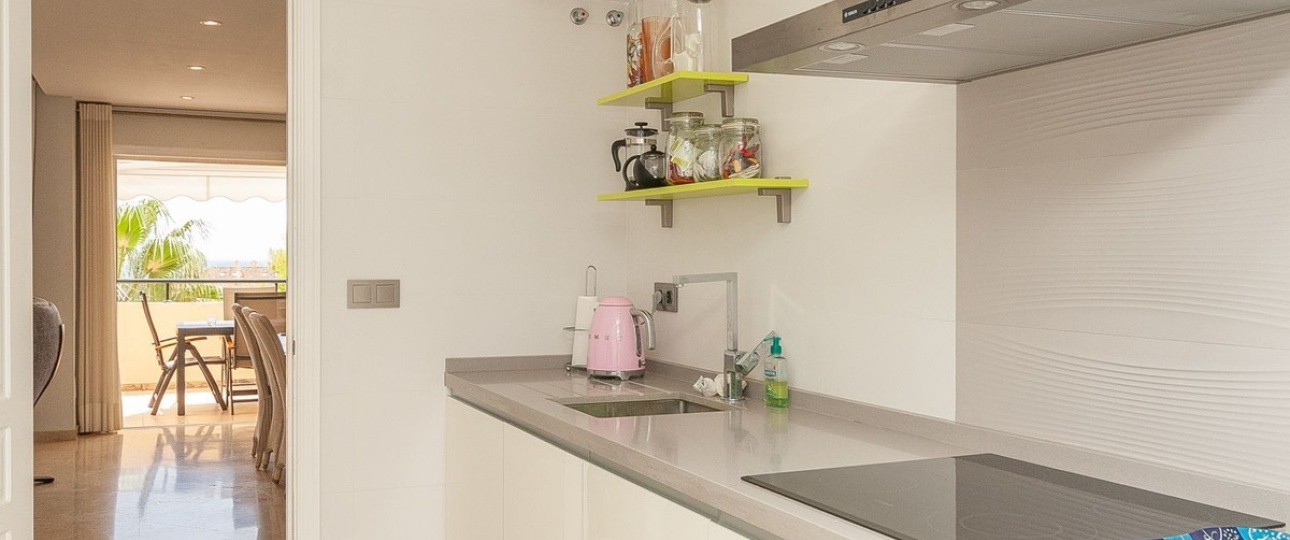 Resale - apartment - Marbella - Elviria