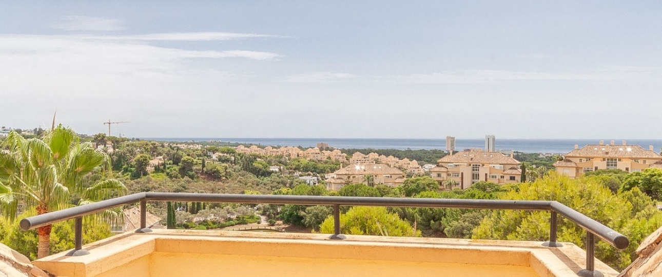 Resale - apartment - Marbella - Elviria
