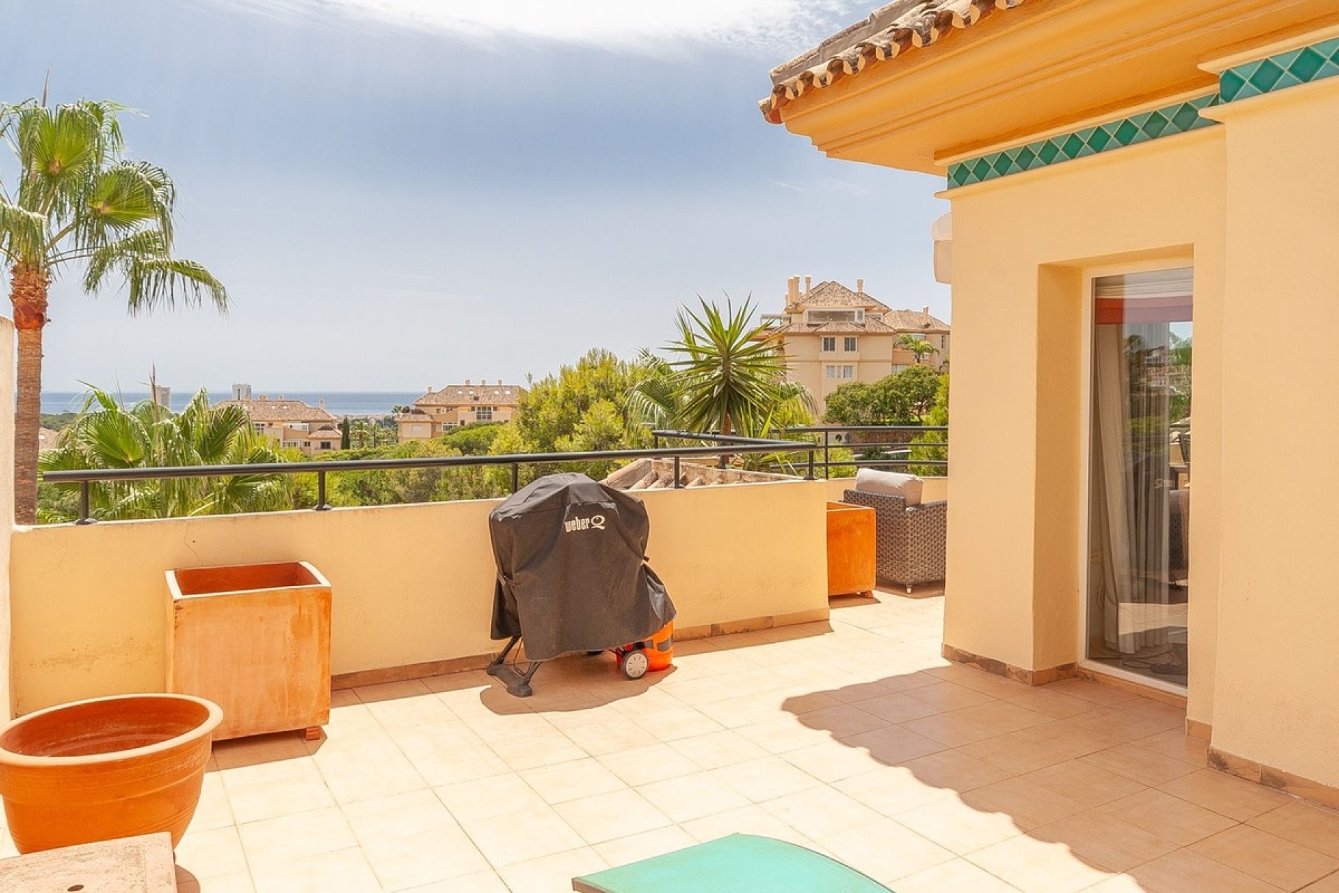 Resale - apartment - Marbella - Elviria