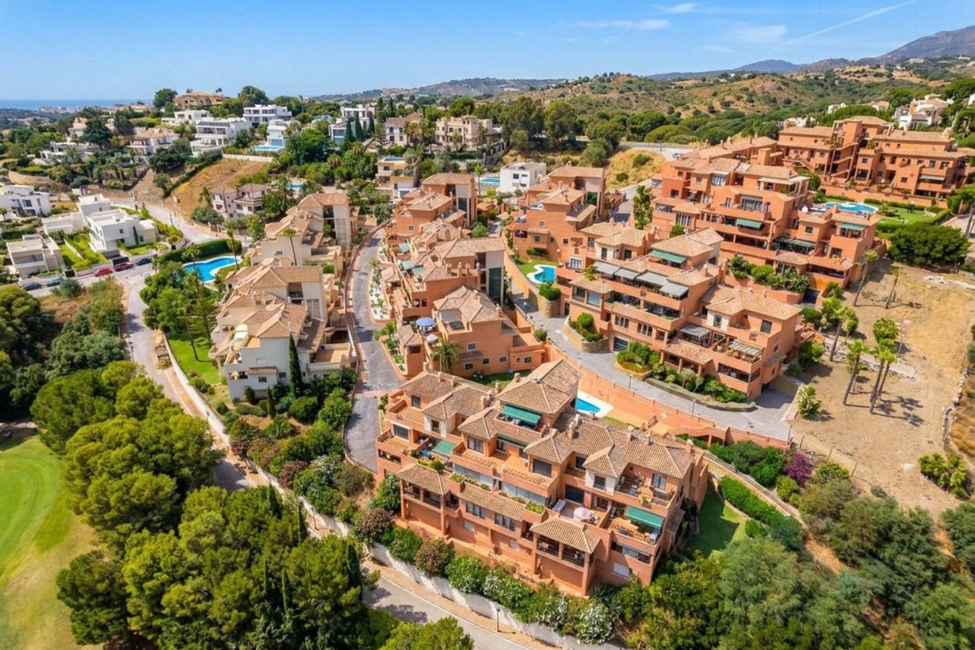 Resale - apartment - Marbella - Elviria