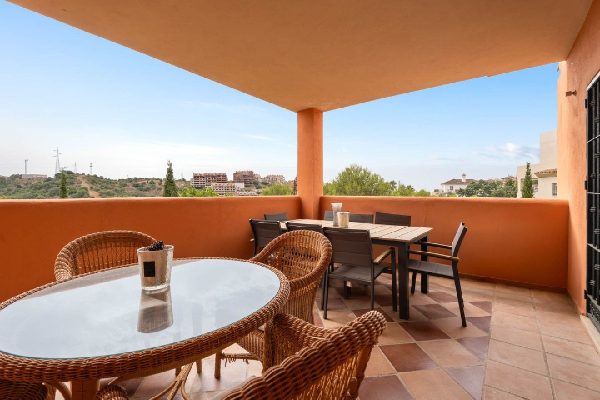 Resale - apartment - Marbella - Elviria