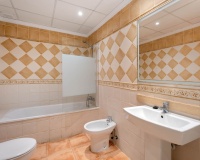 Resale - apartment - Marbella - Elviria