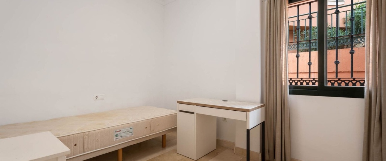 Resale - apartment - Marbella - Elviria