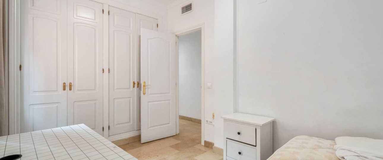 Resale - apartment - Marbella - Elviria