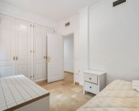 Resale - apartment - Marbella - Elviria