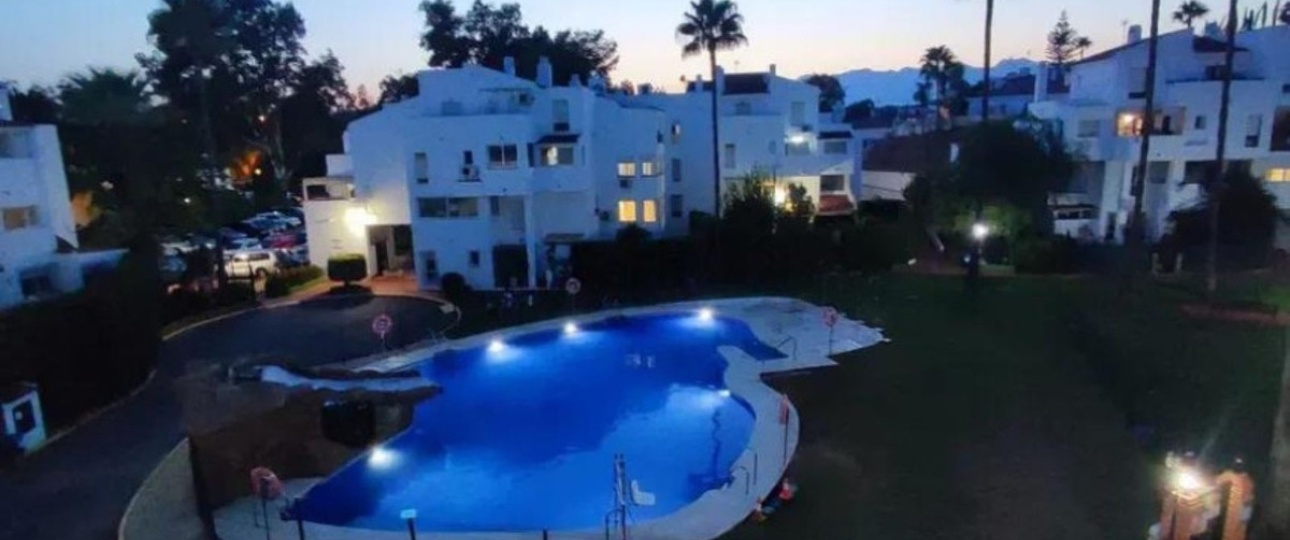 Resale - apartment - Marbella - Elviria
