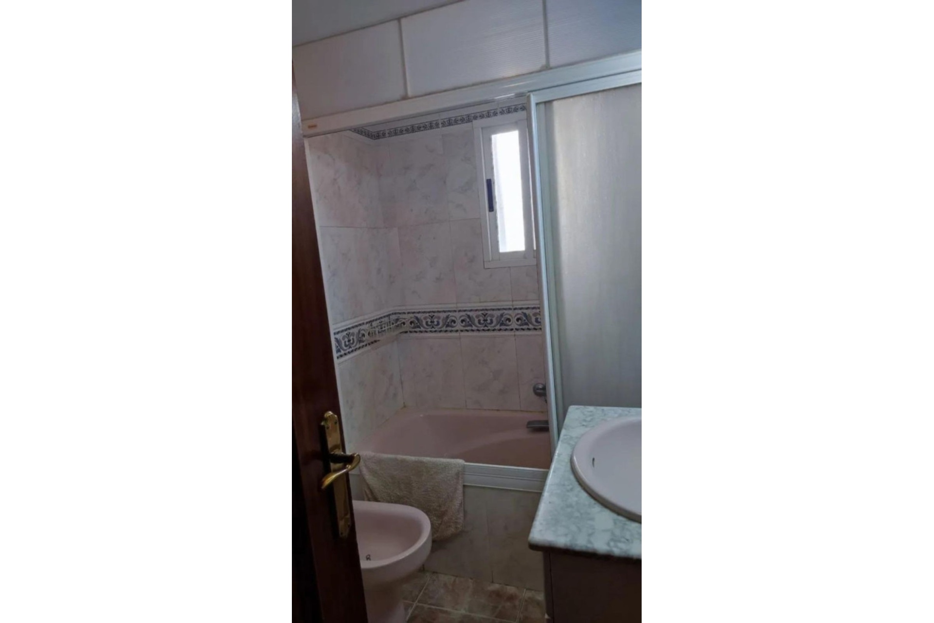Resale - apartment - Marbella - Elviria