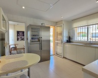 Resale - apartment - Marbella - Elviria