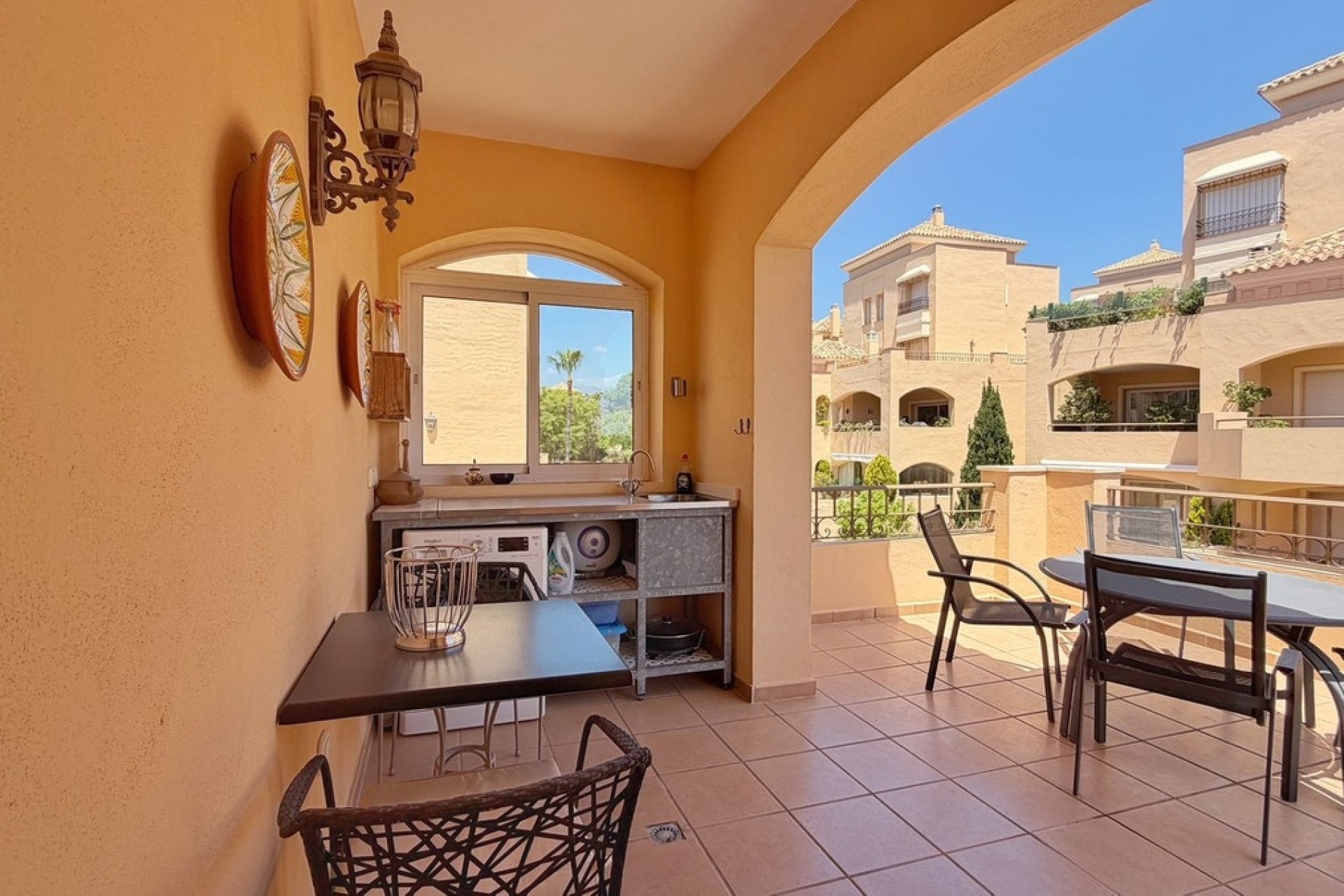 Resale - apartment - Marbella - Elviria