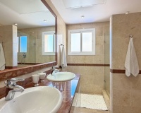 Resale - apartment - Marbella - Elviria