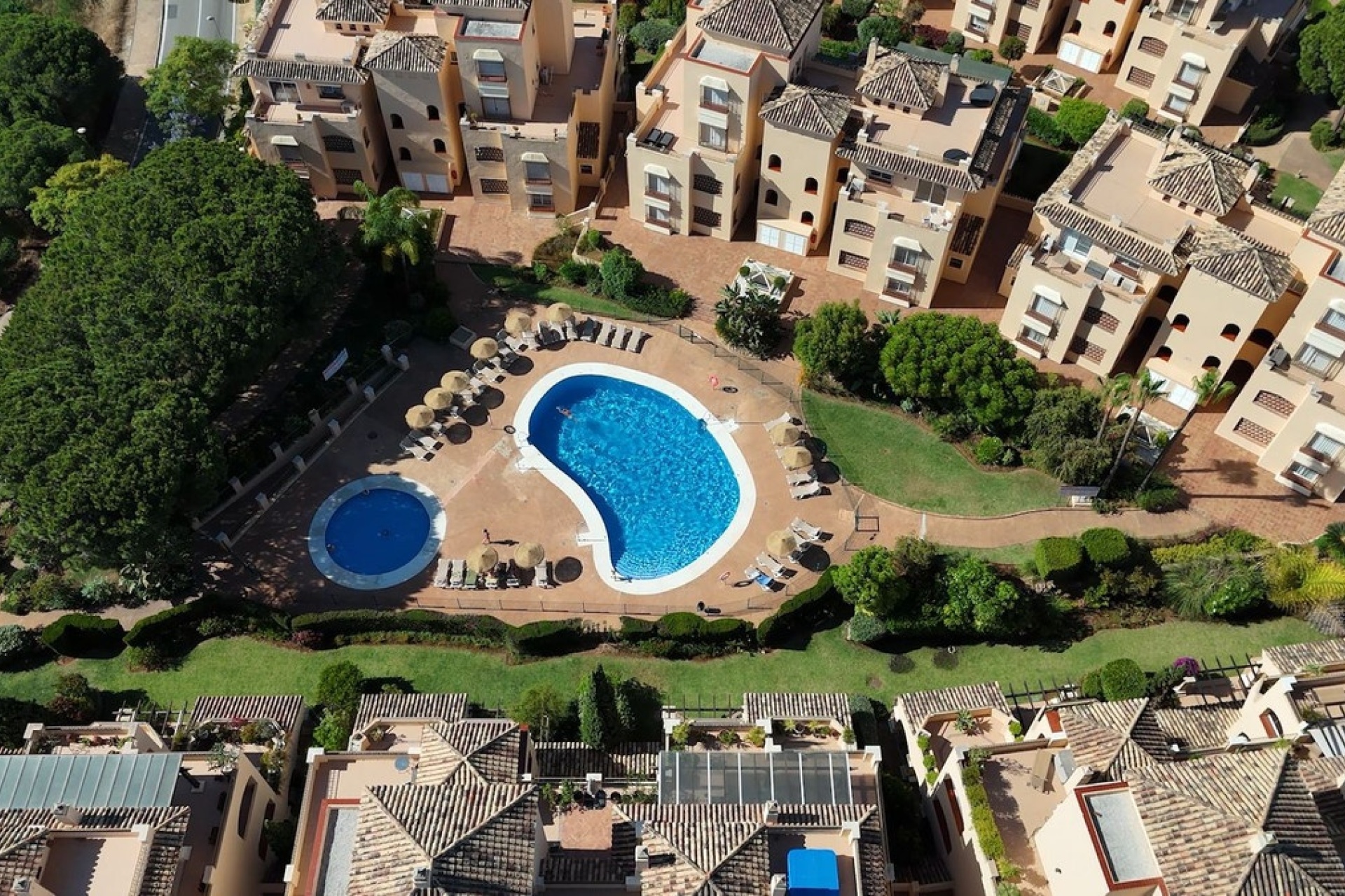 Resale - apartment - Marbella - Elviria