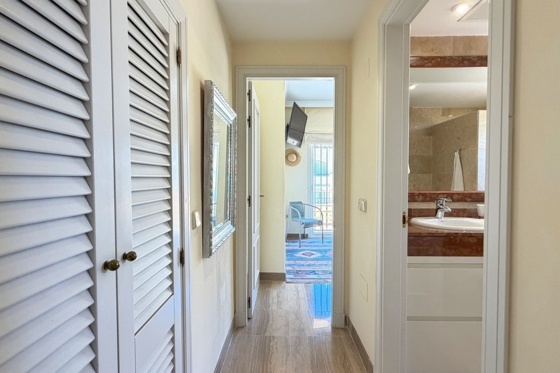 Resale - apartment - Marbella - Elviria