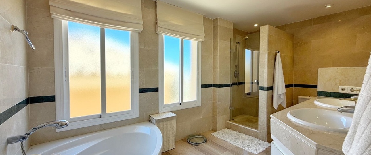 Resale - apartment - Marbella - Elviria